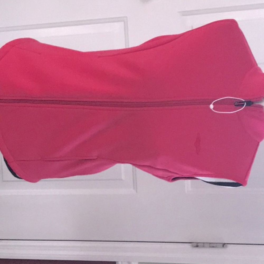 Ladies full zip sleeveless vest